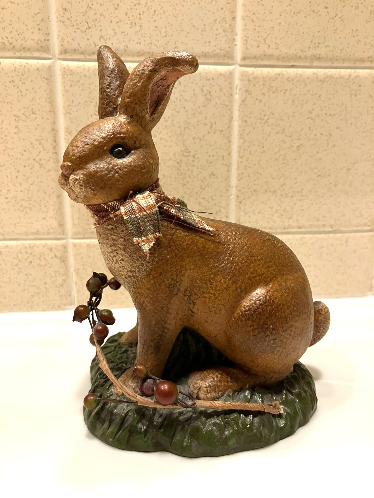 Brown Bunny Rabbit Resin Figurine Spring Easter Farmhouse 4 3/4&Prime;L x 6 1/4&Prime;H USA