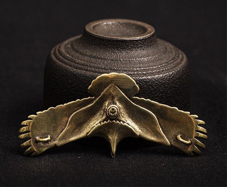 Brass Eagle Button Animal Statue Small Sculpture Tabletop Figurine Decor Gifts