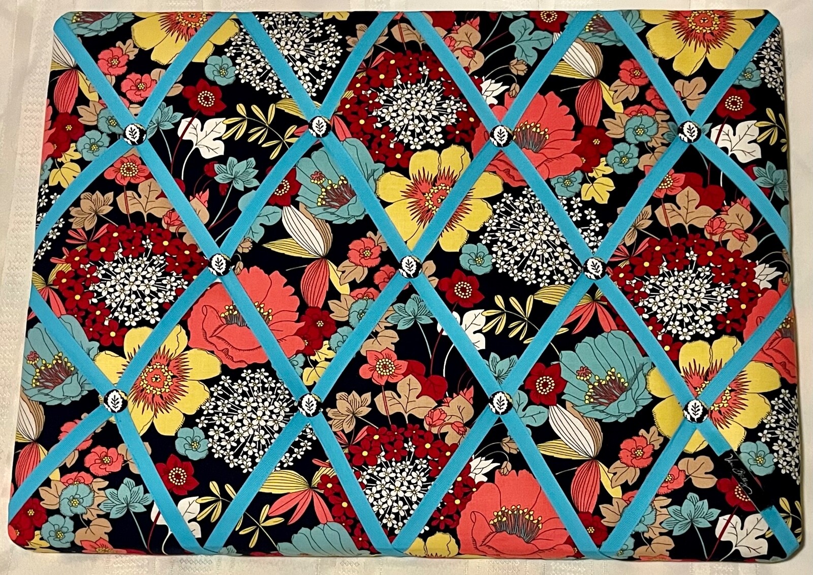 Vera Bradley Floral Ribbon Memory Fabric Message Photo Board Happy Snails 18×24