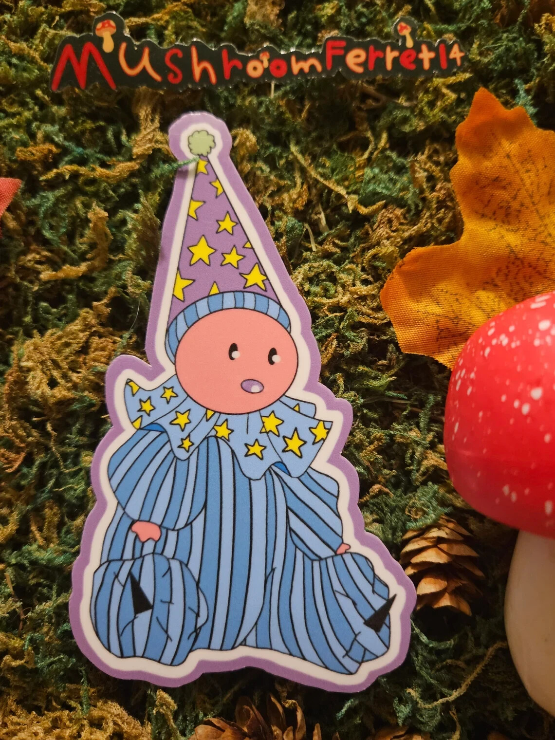 Handmade « Sitting Happy Clown » die cut sticker. Weatherproof. See description!