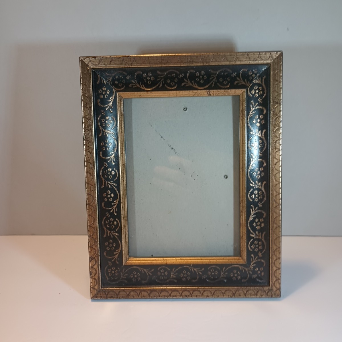 Black Gold Painted Frame 5&Prime; x 7&Prime; Photo Vines Flowers 8&Prime; x 10&Prime;