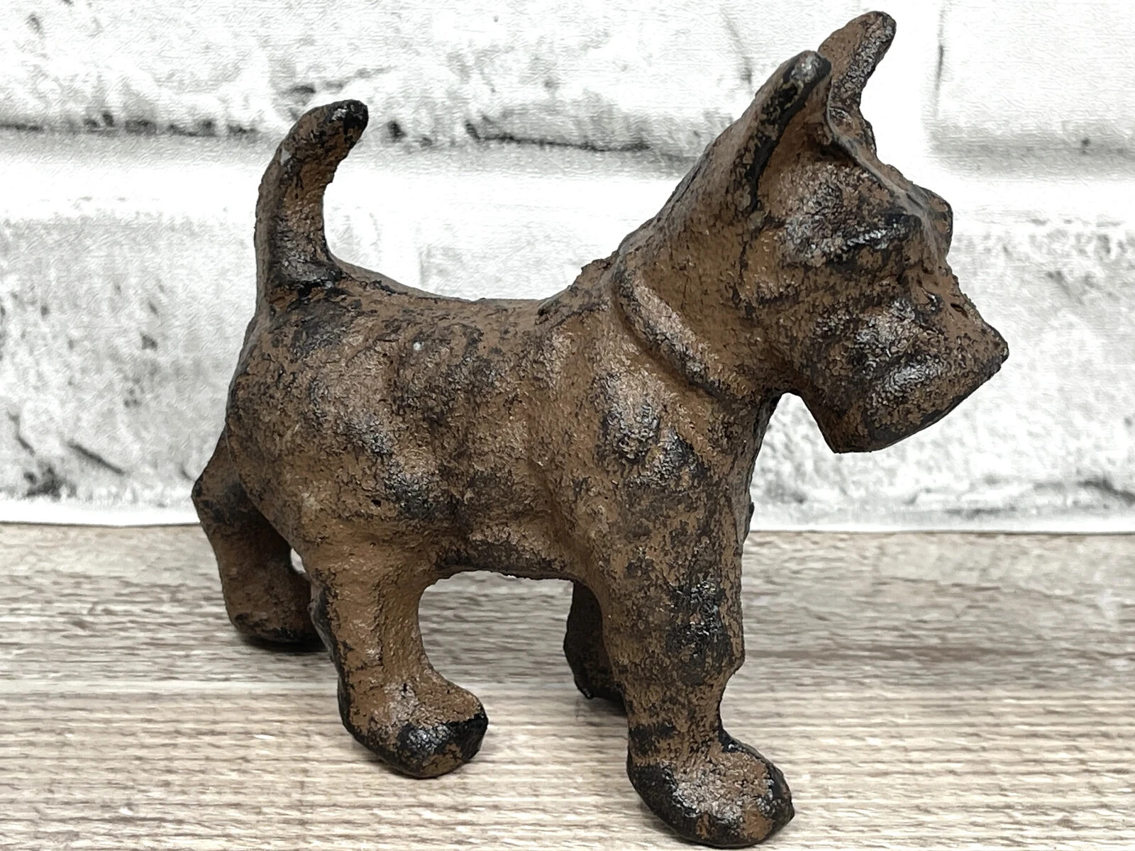 Small 4.5&Prime; Rustic Cast Iron Small Scottie Scottish Terrier Dog Paperweight