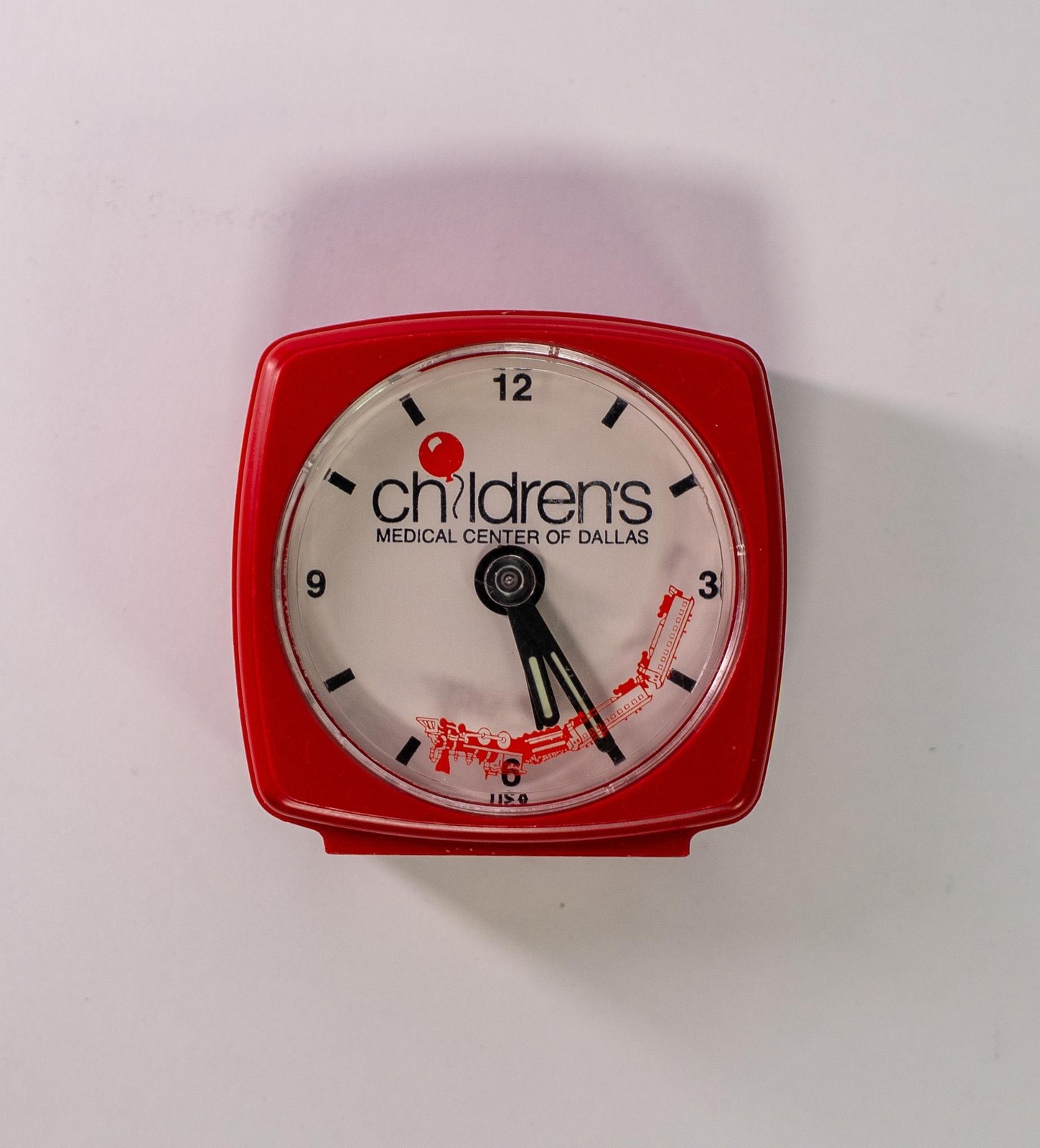 DynaDisc Logo-Motion Red Alarm Clock Children&rsquo;s Medical Center Dallas USA Promo