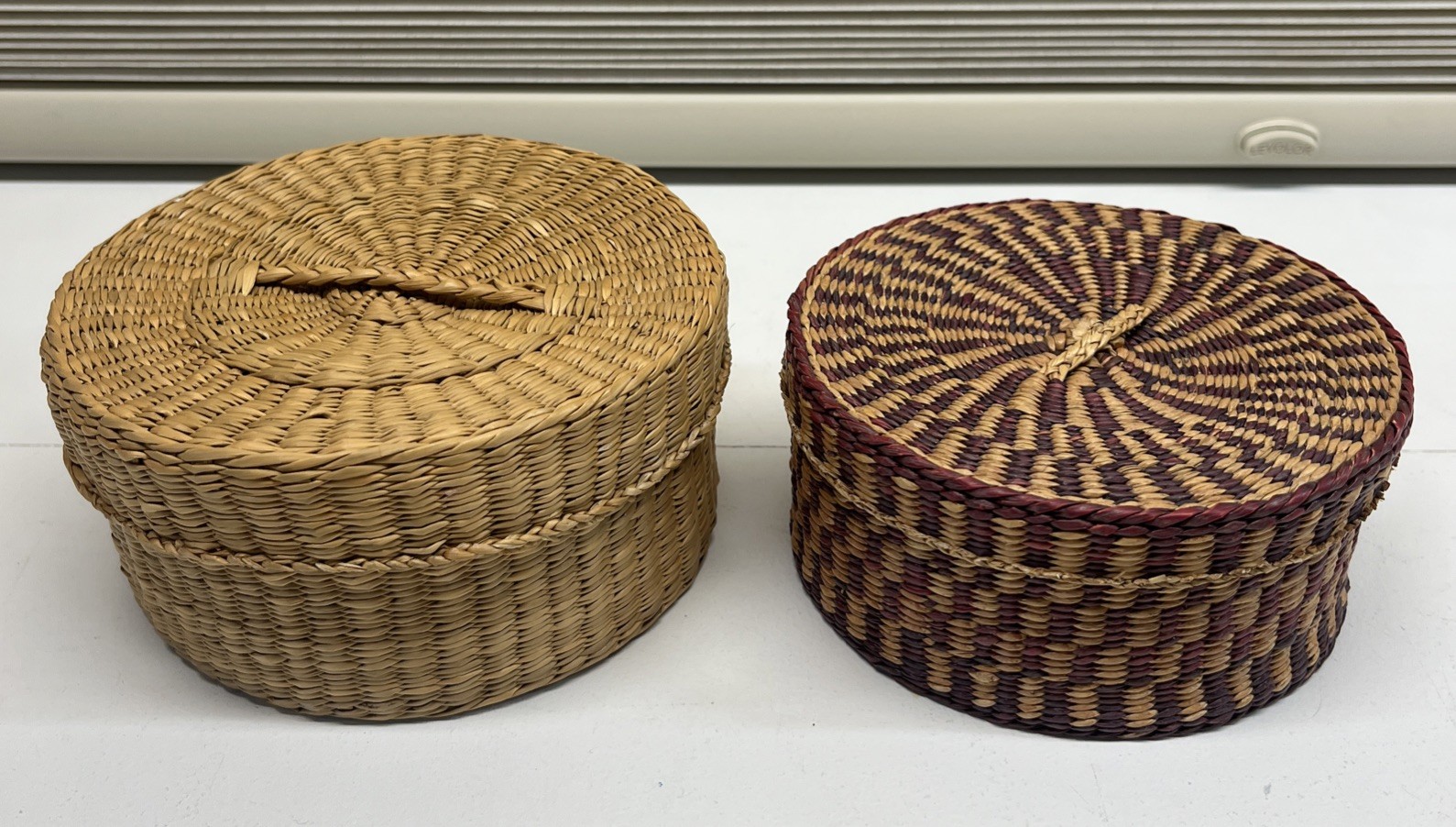 Set of 2 Wicker Sea Grass Round Baskets with Lids Small