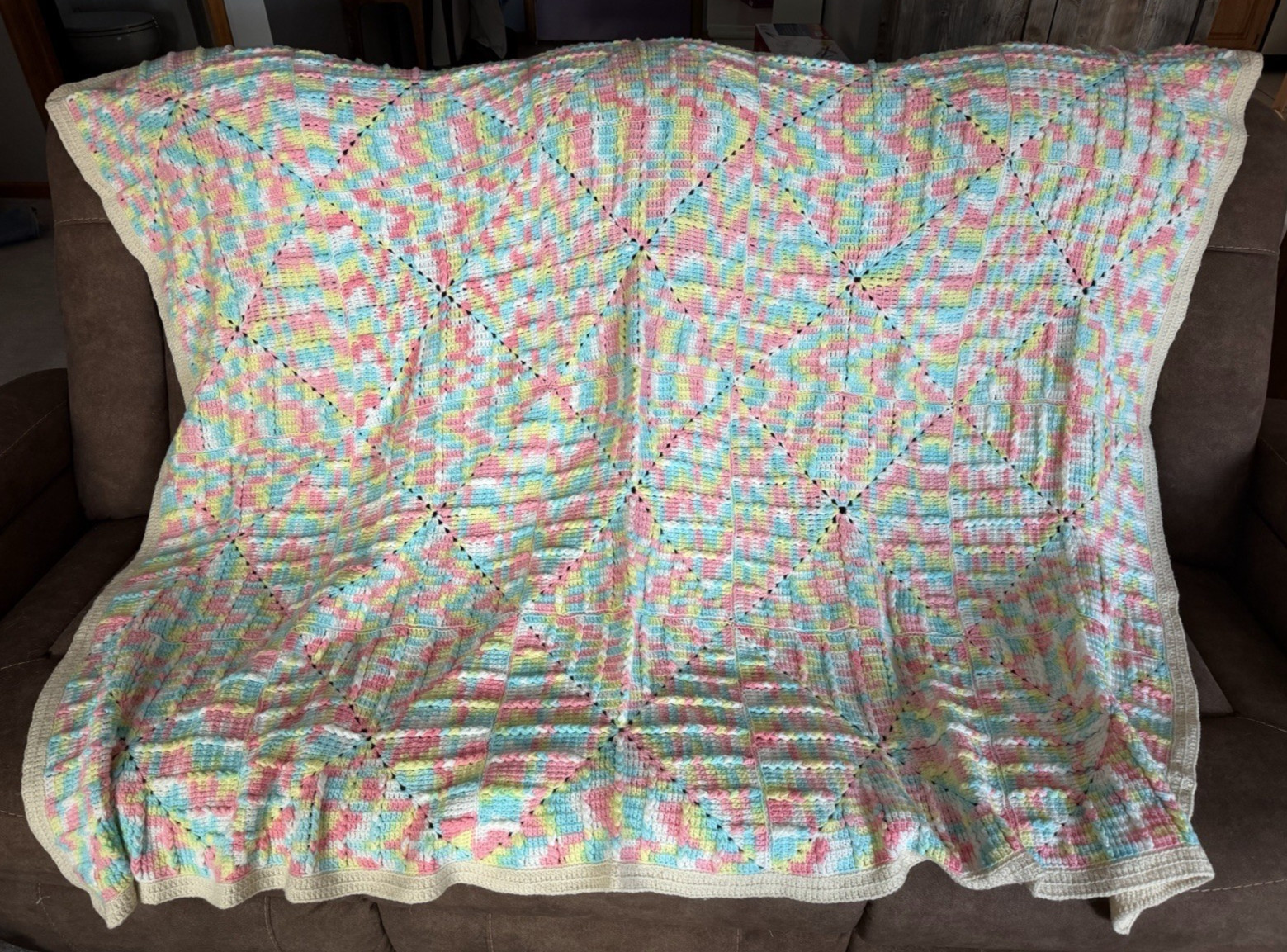 Vintage Handmade Pastels Crochet Afghan Granny Square Blanket 76&Prime; x 60&Prime;