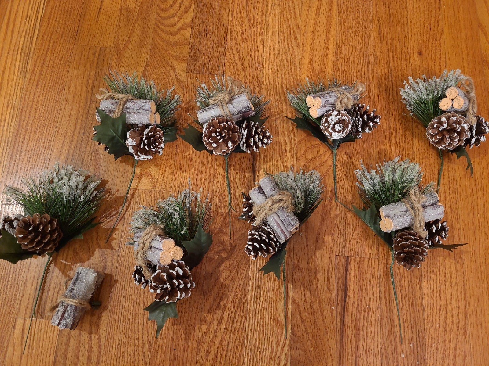 Set of 8 Faux Greens Branches, « Snow, » Pine Cones with logs
