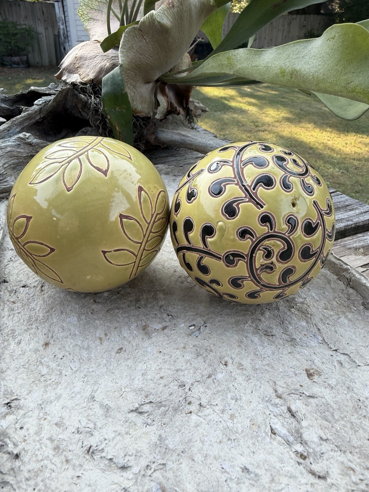Set of 2 Ceramic Garden Gazing Balls Leaf Scroll Pattern 3” Decorative Orbs