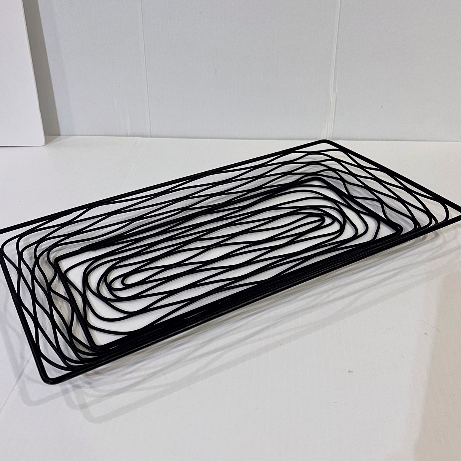 Modern Black Wire Fruit Basket Tray Rectangular Centerpiece Metal Bowl Decor