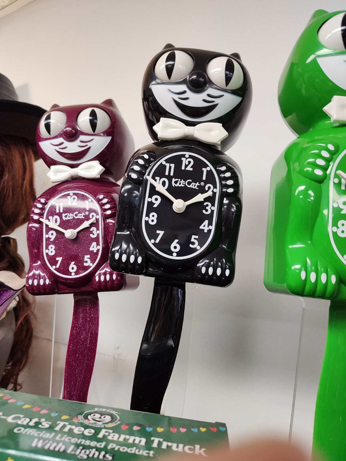 Classic KIT KAT CLOCK -Full Size – 15.5&Prime;- MADE IN THE USA BLACK