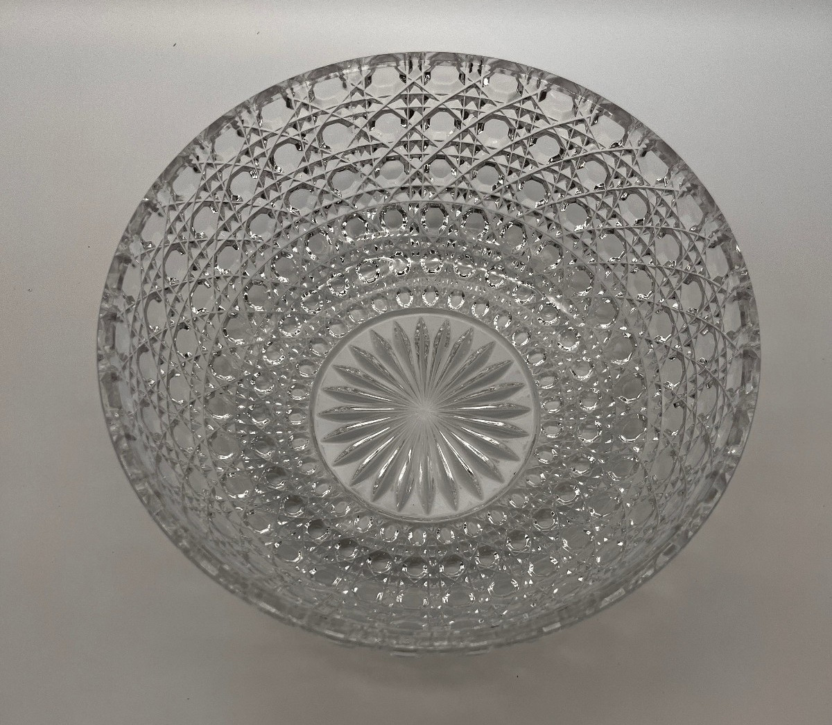 LARGE 9 1/4&Prime; VTG Round Bowl AMC13 Lead Crystal Criss-Cross & Cane American Cut