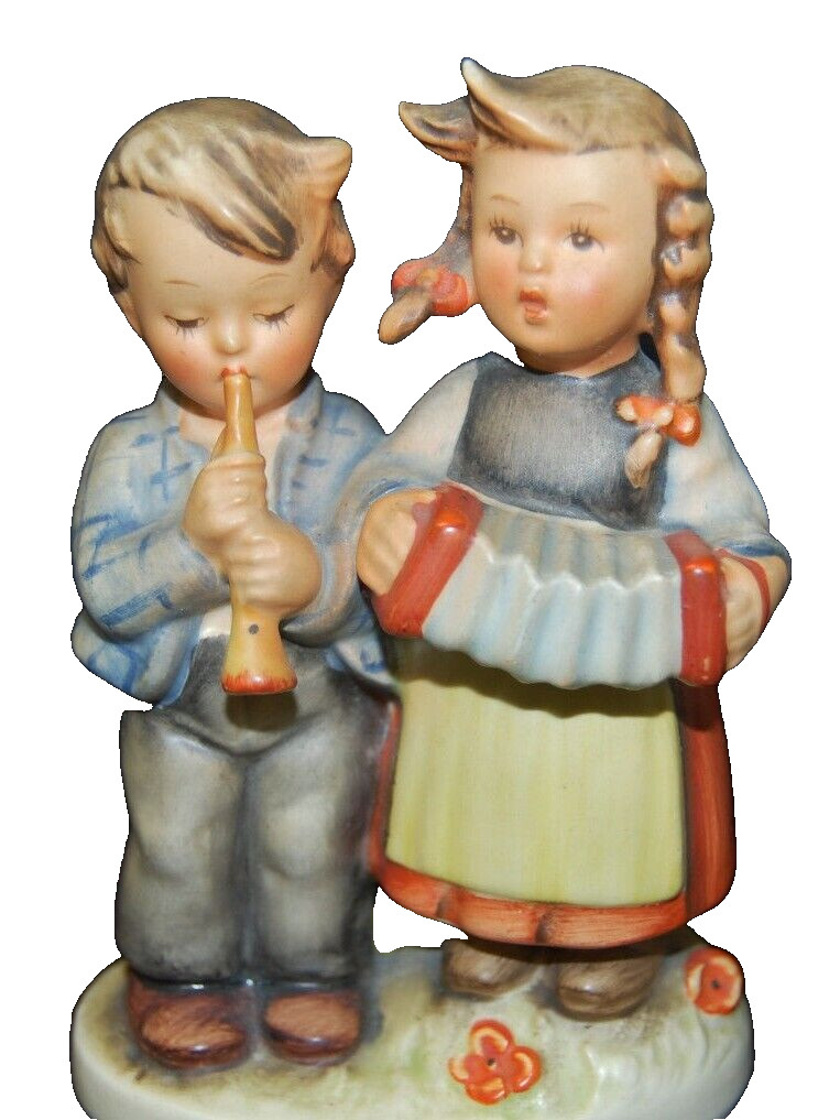 Hummel Birthday Serenade 4 1/2&Prime; Tall 218 2/0 TMK-2 from 1952 S8164