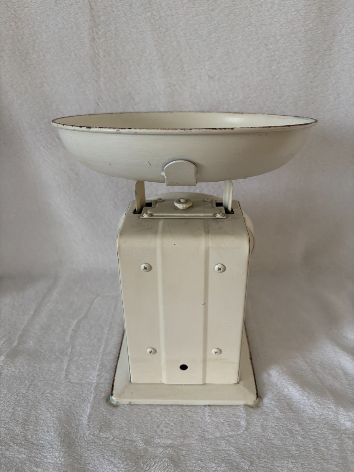 Unbranded Farmhouse Decorative Scale – 22lb x 2oz or 10kg x 50g