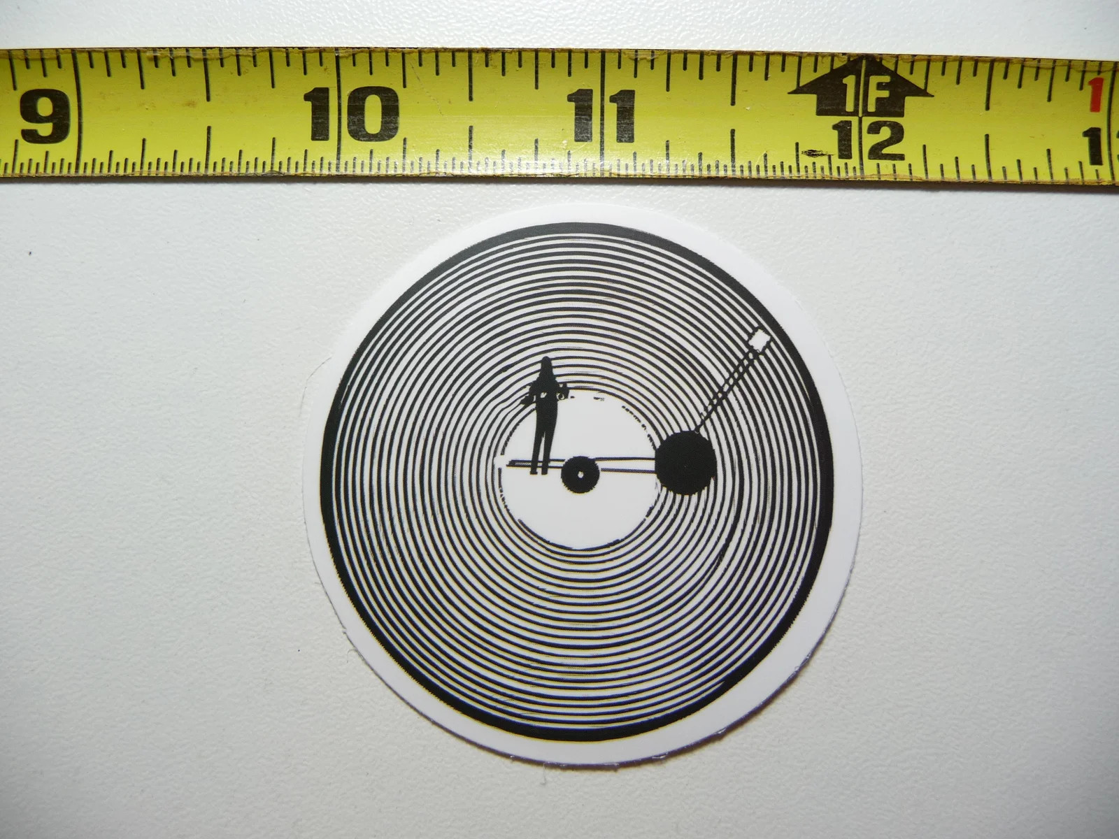 VINYL RECORD STYLE SMALL STICKER DECAL LP DJ TURNTABLE MAN ON ARM MUSIC CONCERT