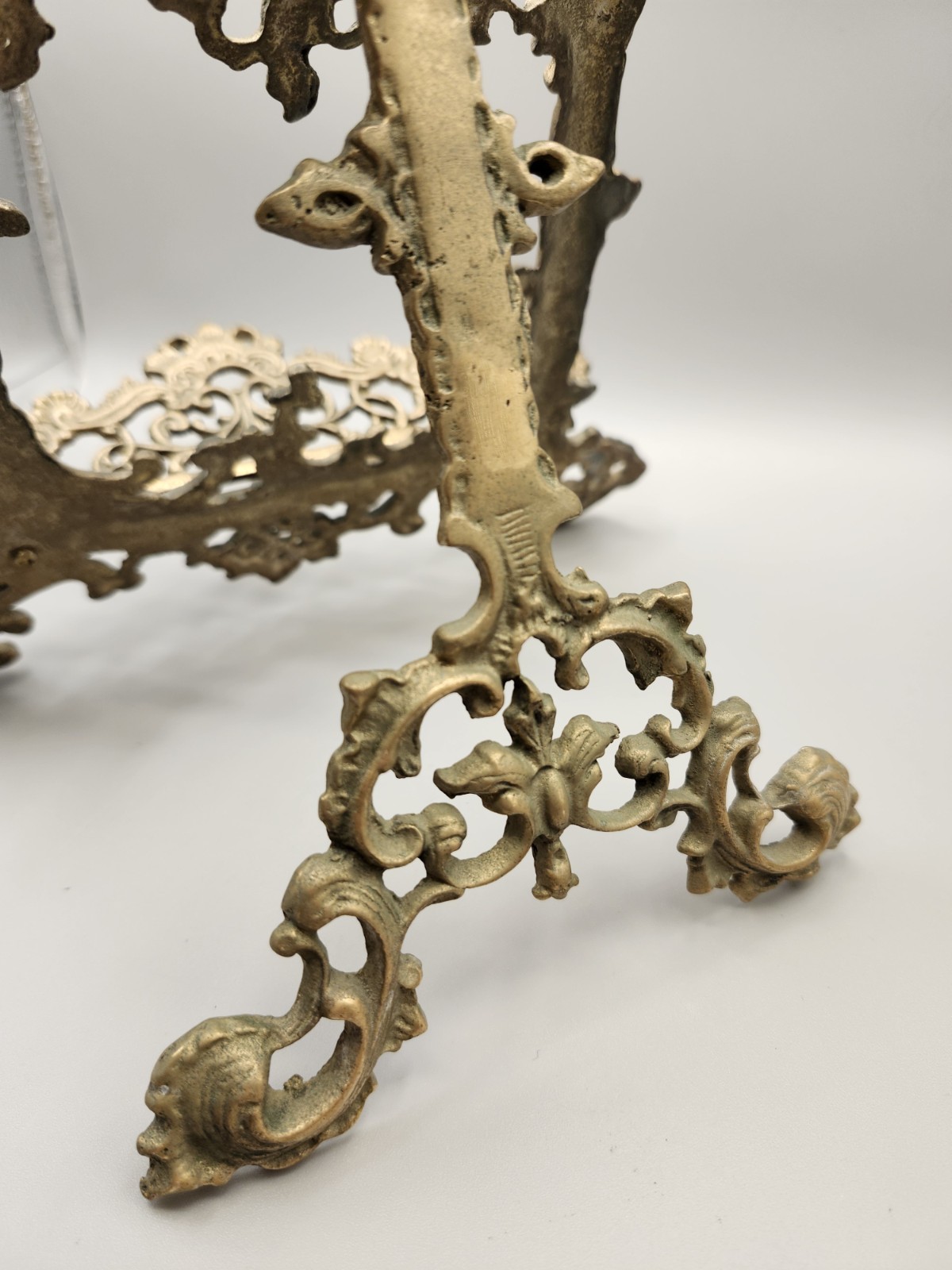 Vintage Solid Brass Art Nouveau Table Easel Display 14&Prime; x 9.75&Prime; Ornate