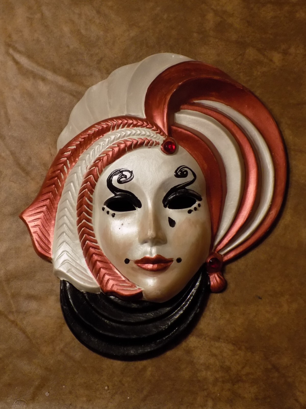 Fancy Red/White/Black Art Ceramic Painted Wall Mask Decor