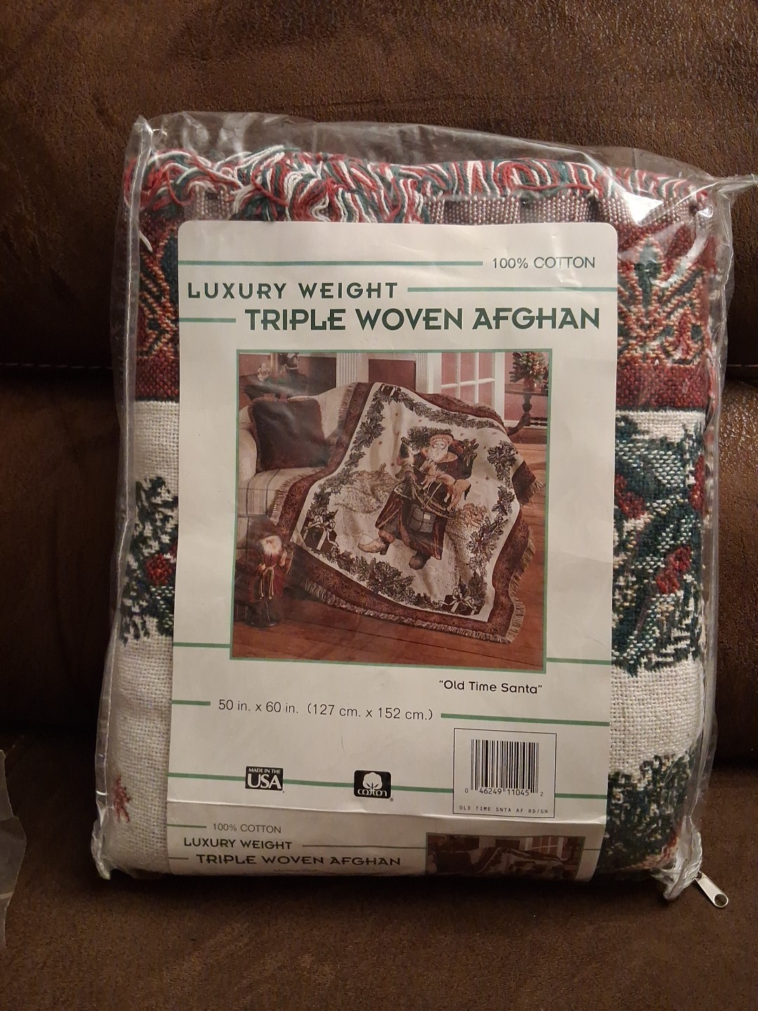 Vintage NIP, Luxury Weight Triple Woven Afghan, « Old Time Santa »