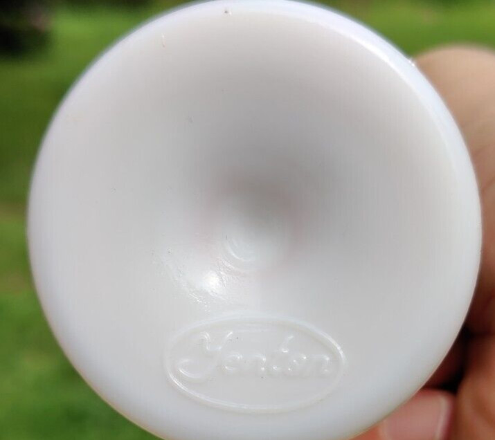 VTG Gorgeous Rare Fenton Milk Glass White and Pink Bud Vase