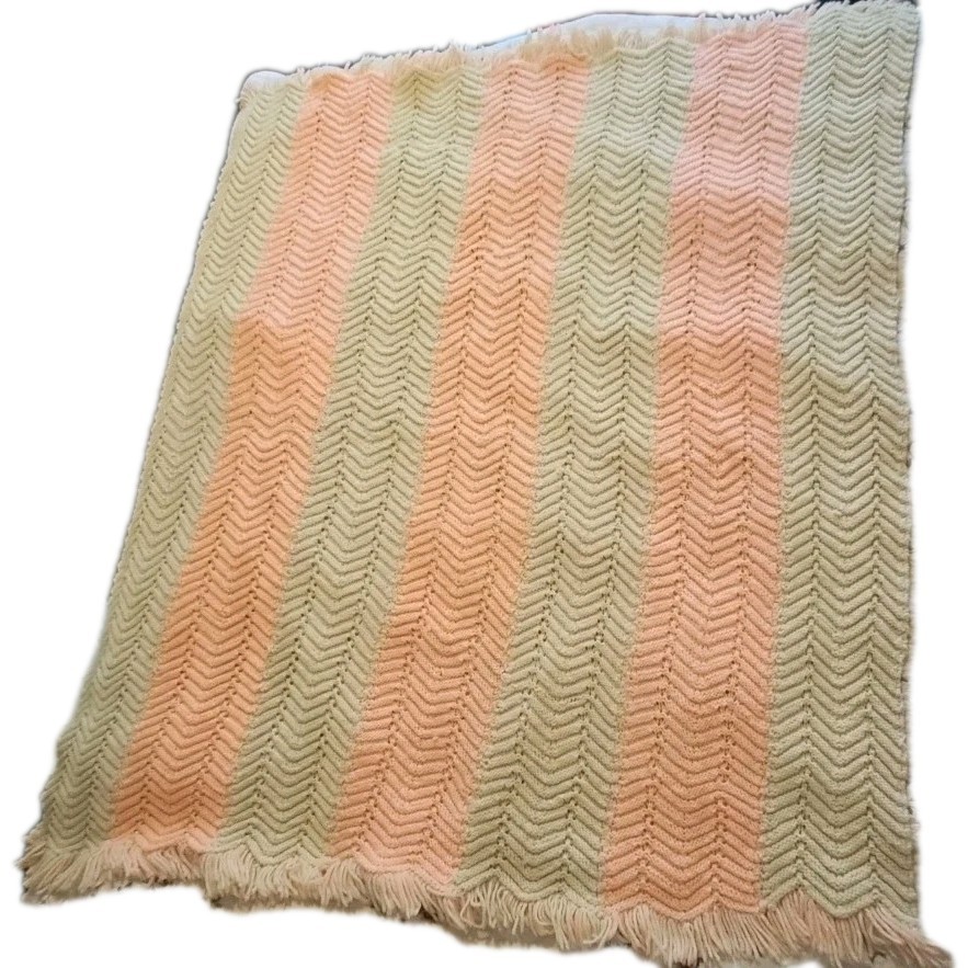 Vintage Pink/Ivory Meadium Hand Made Afghan Crochet Throw Blanket 60&Prime;x52&Prime;