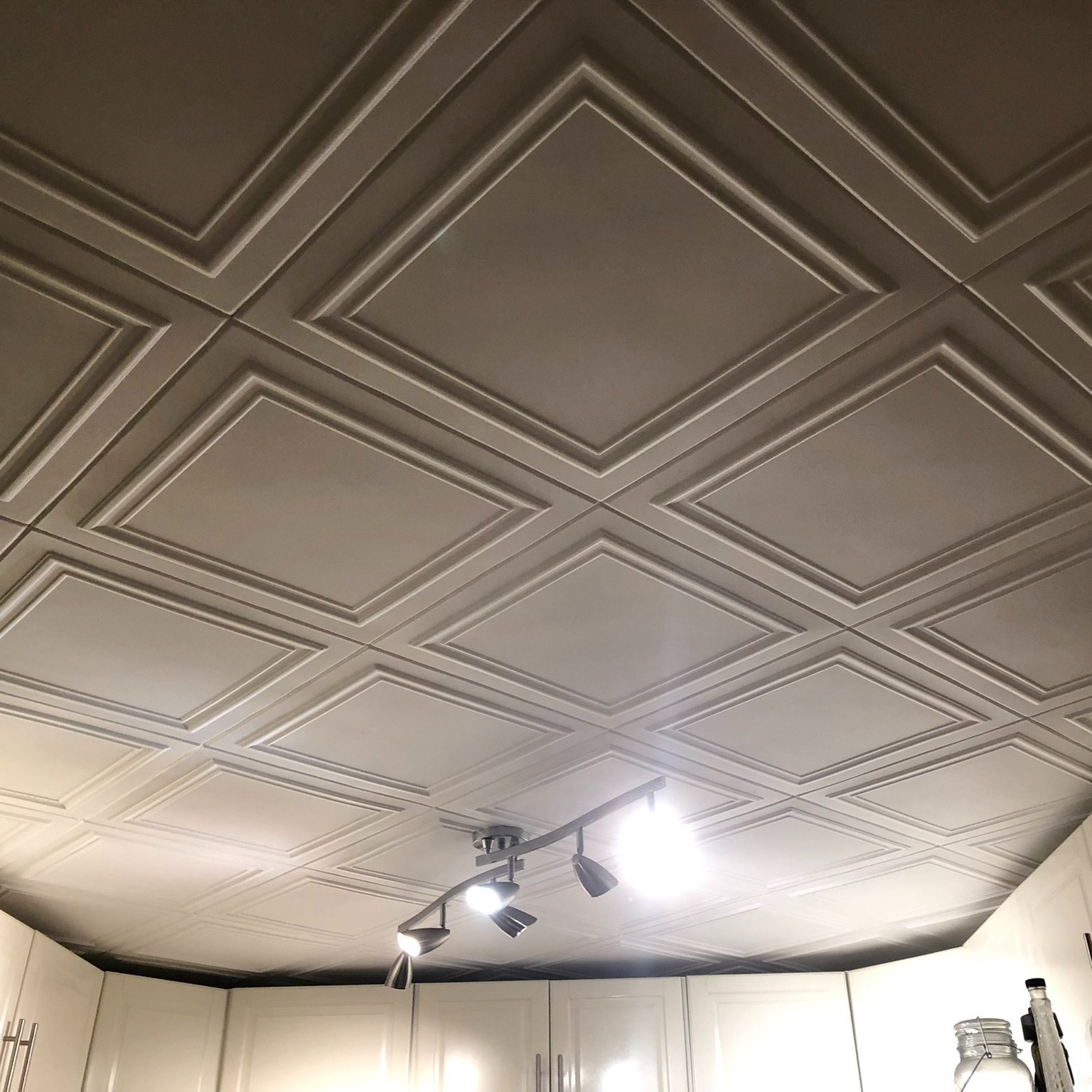 Glue Up Ceiling Tiles 20×20 Foam R24 Plain White Lot/8 – AS IS READ DESCRIPTION