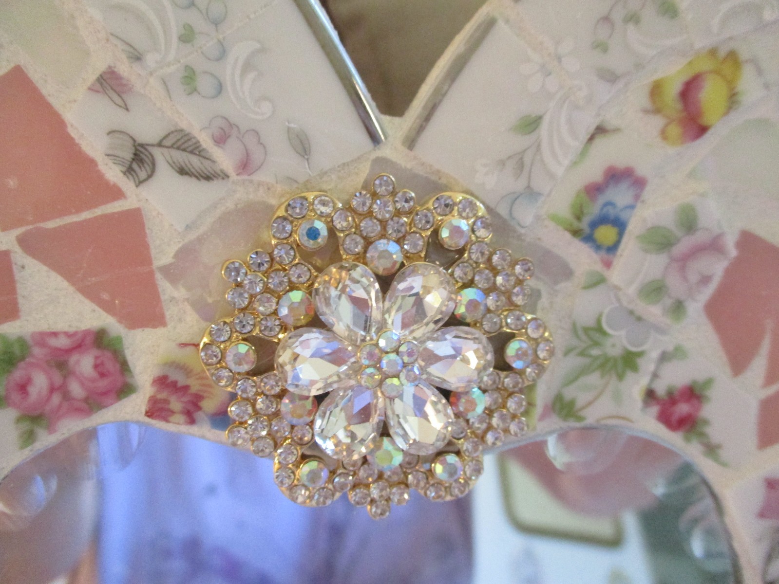Shabby Chic Broken China Mosaic Heart Plaque Mirror