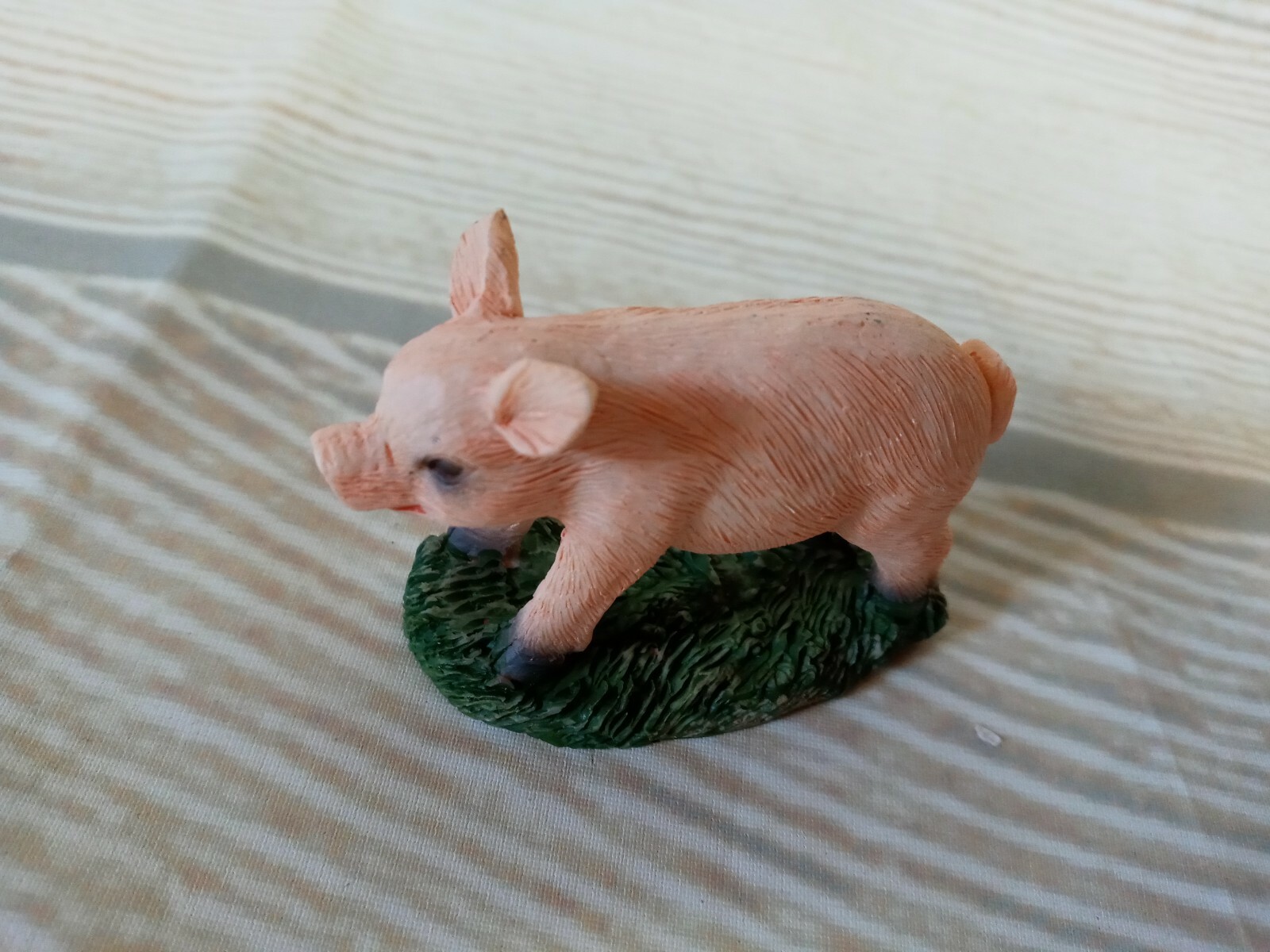 New! Mini PIG Hog Sow Decor Table Tier Tray Resin Farmhouse Ranch Country Bacon