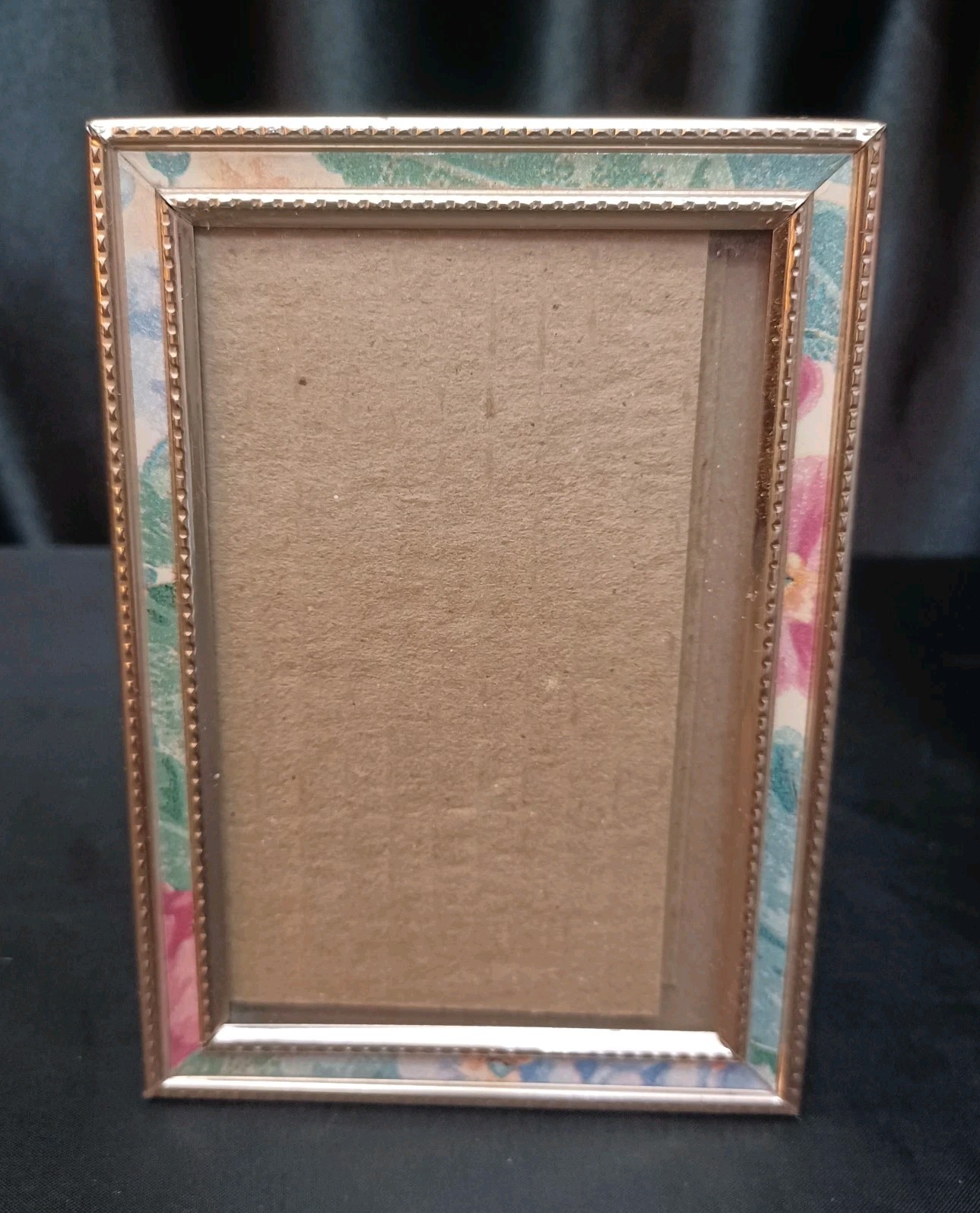 VINTAGE MULTI COLOR GOLD METAL PHOTO FRAME EASEL 3.5 « X 5 » GREEN BLUE RED