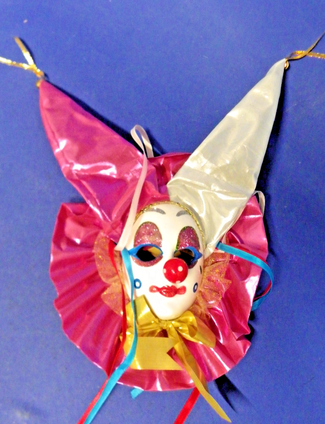 Wall Hanguing Mask Jester Clown Face with Real Fabric Hat & Border 9.5&Prime; x 9&Prime;