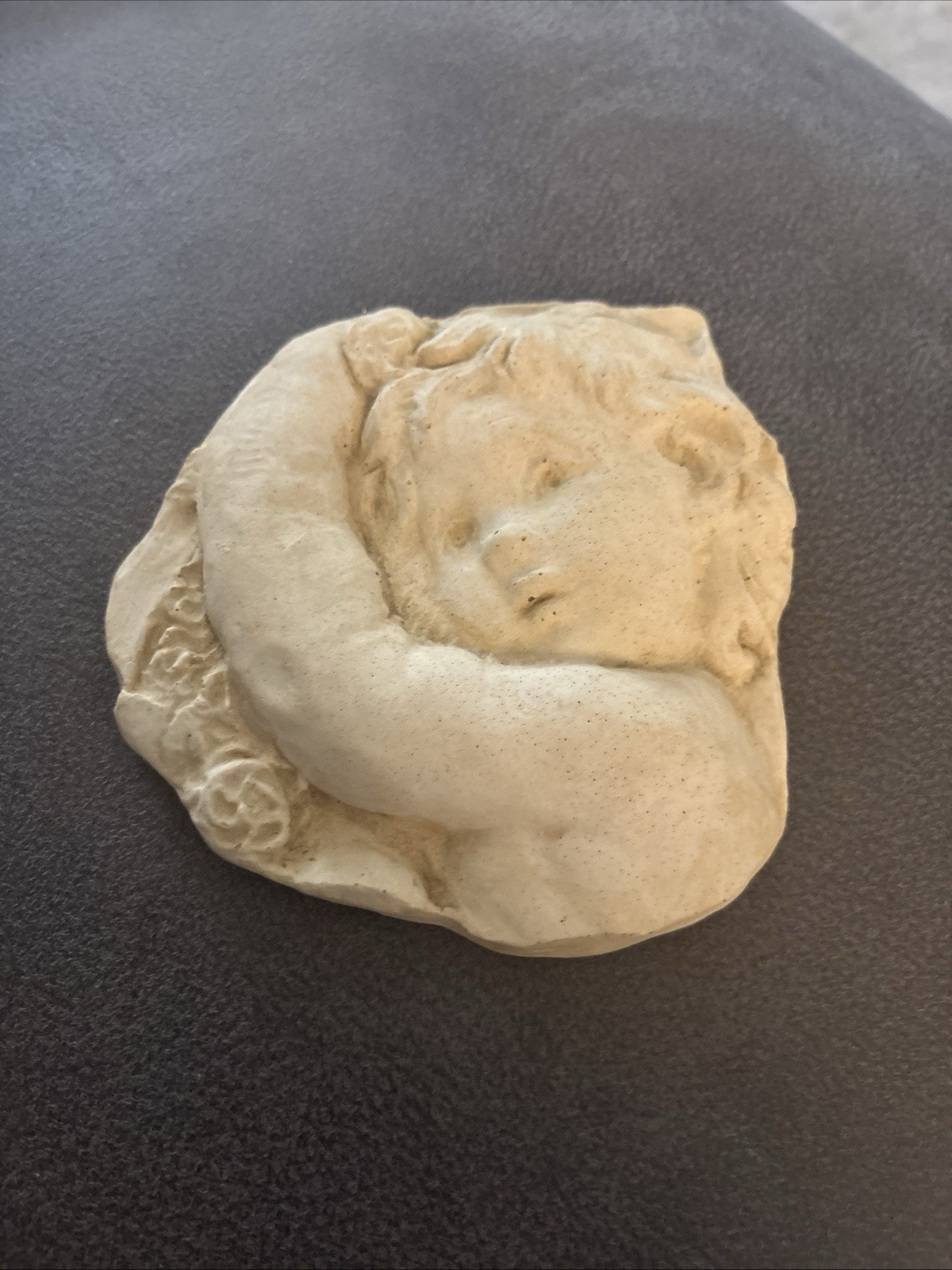 Hen Feathers Wall Plaque Ivory Cherub Angel High Relief 3D Child 4.75 x 4.75”G6