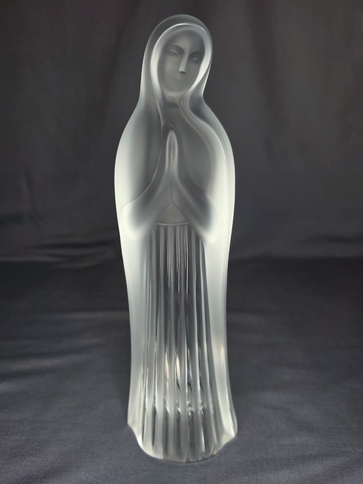 Lalique Virgin – Virgin with Joined Hands 1201900 Lalique – 26cm Lalique