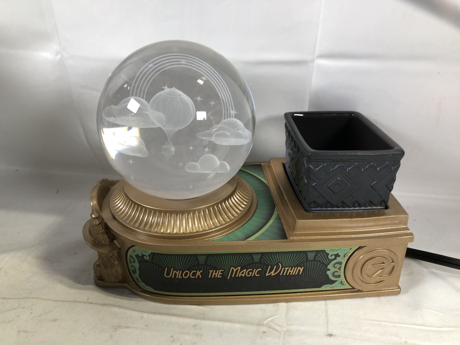 Scentsy Wicked Scent Warmer Snow Globe Illuminated