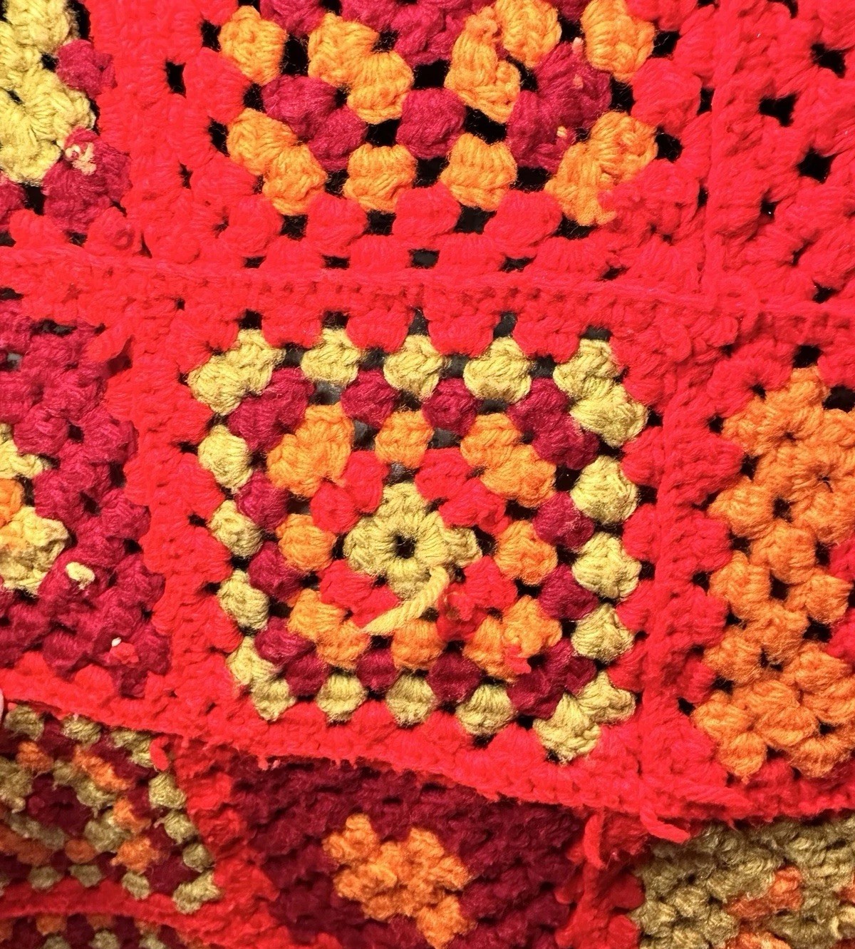 Vintage Hand Crocheted Granny Square Afghan Blanket Red & Orange 43” X 48”