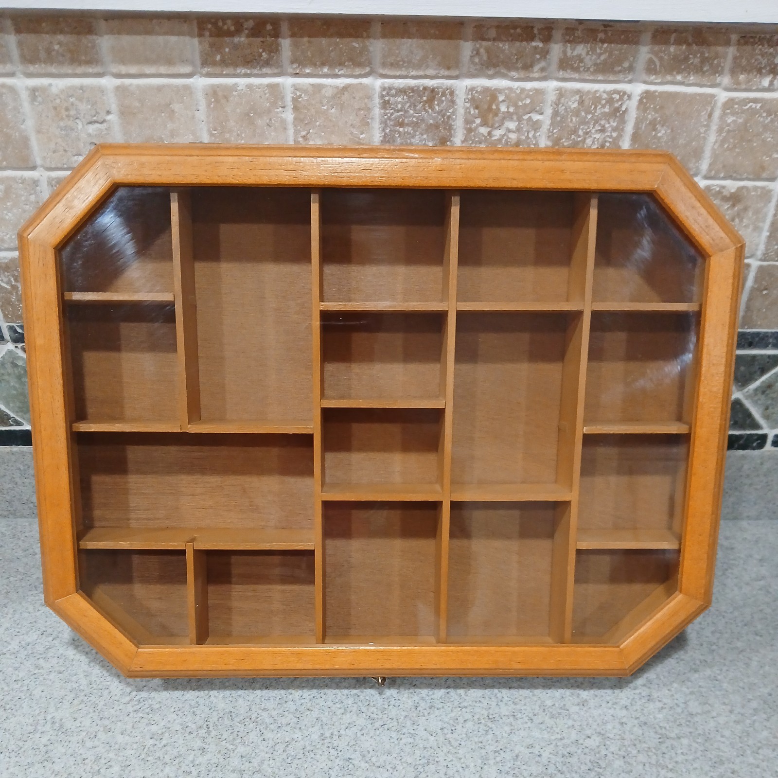 Vtg 17 Compartment Curio Wood w Glass Panel Shadow Box 16&Prime;×12&Prime;×2.25&Prime;