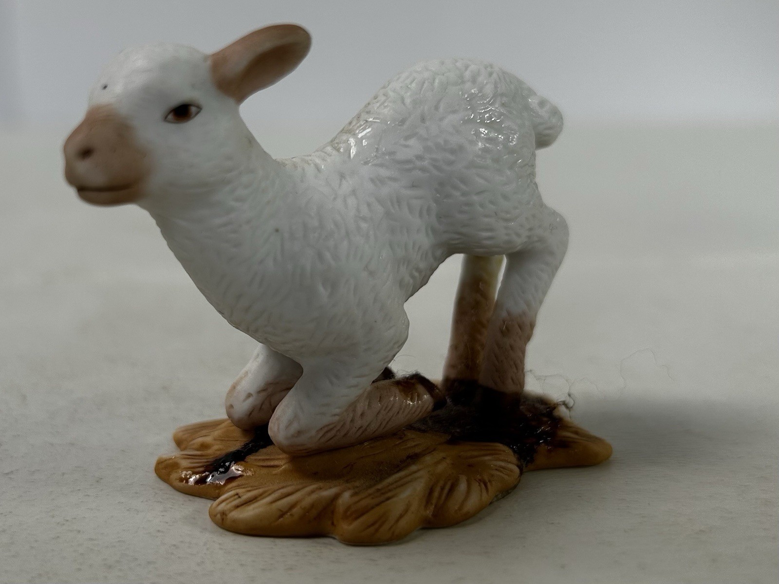 Lenox The Renaissance Nativity Shepherd&rsquo;s Lamb Kneeling Fine Porcelain – No Box