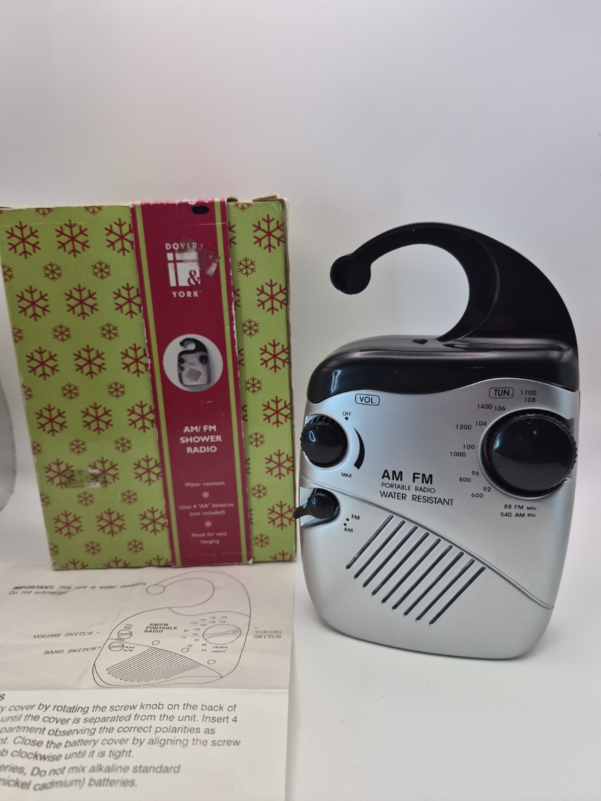 VTG Y2K Water RESISTANT AM/FM Shower Clock Radio BLACK DOVER & YORK NOS