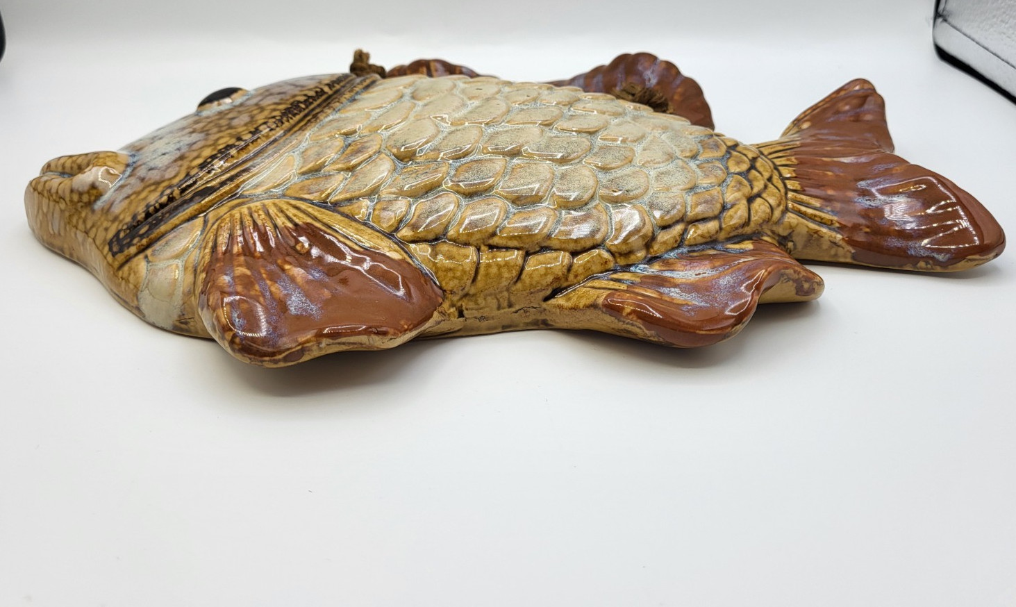 VTG. Glazed Ceramic Pottery Fish Wall Hanging Plaque 12&Prime; Pre-Treaded Cord Browns