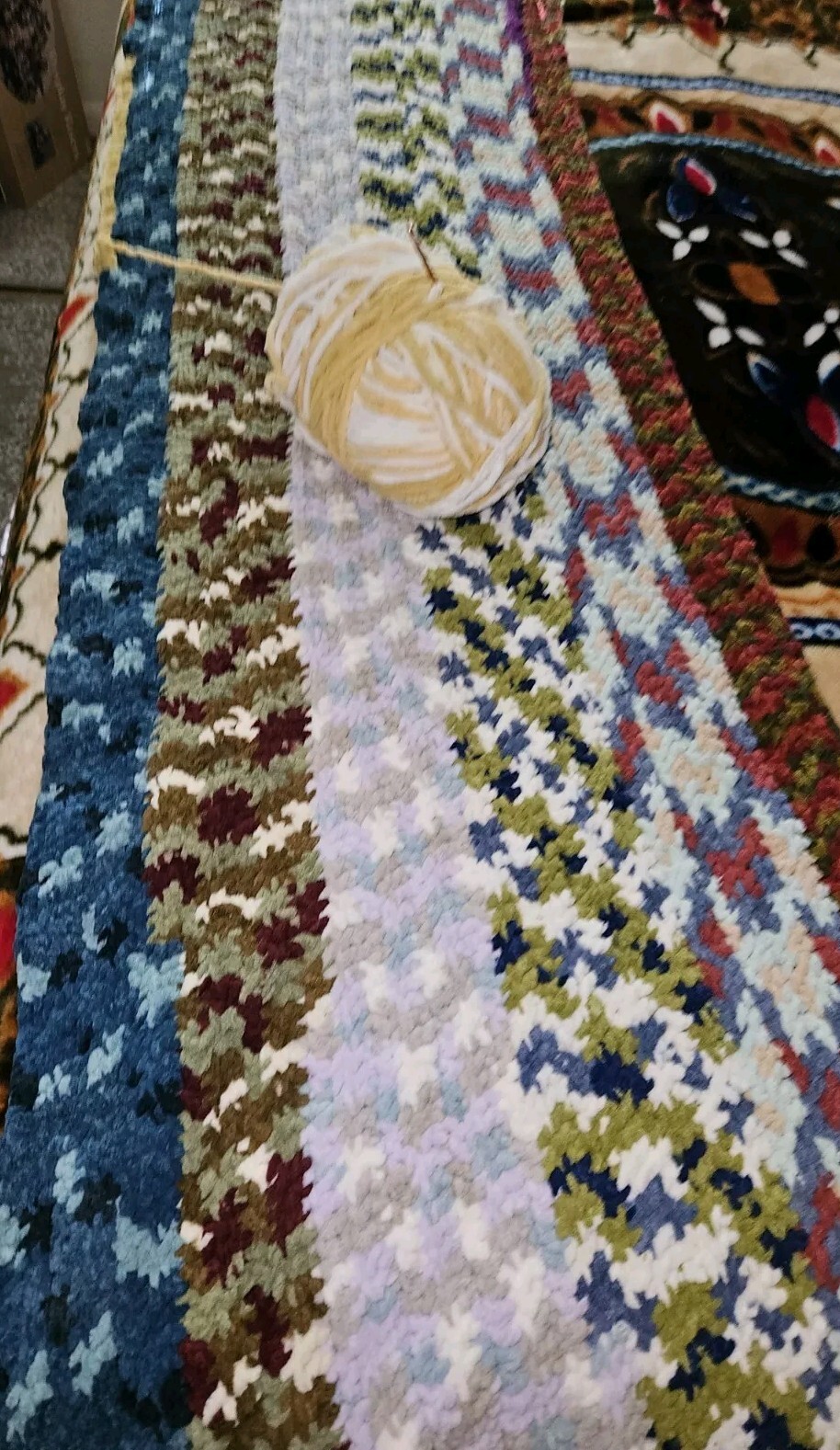 Unfinished Chenille End Of Bed Crochet Throw & Ball Of Wool & Needle 128&Prime; X 24&Prime;