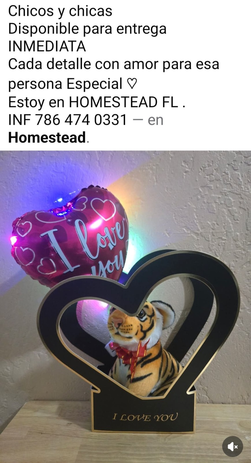 Freestanding Wooden Heart Sign « I Love You » Black/Gold Modern
