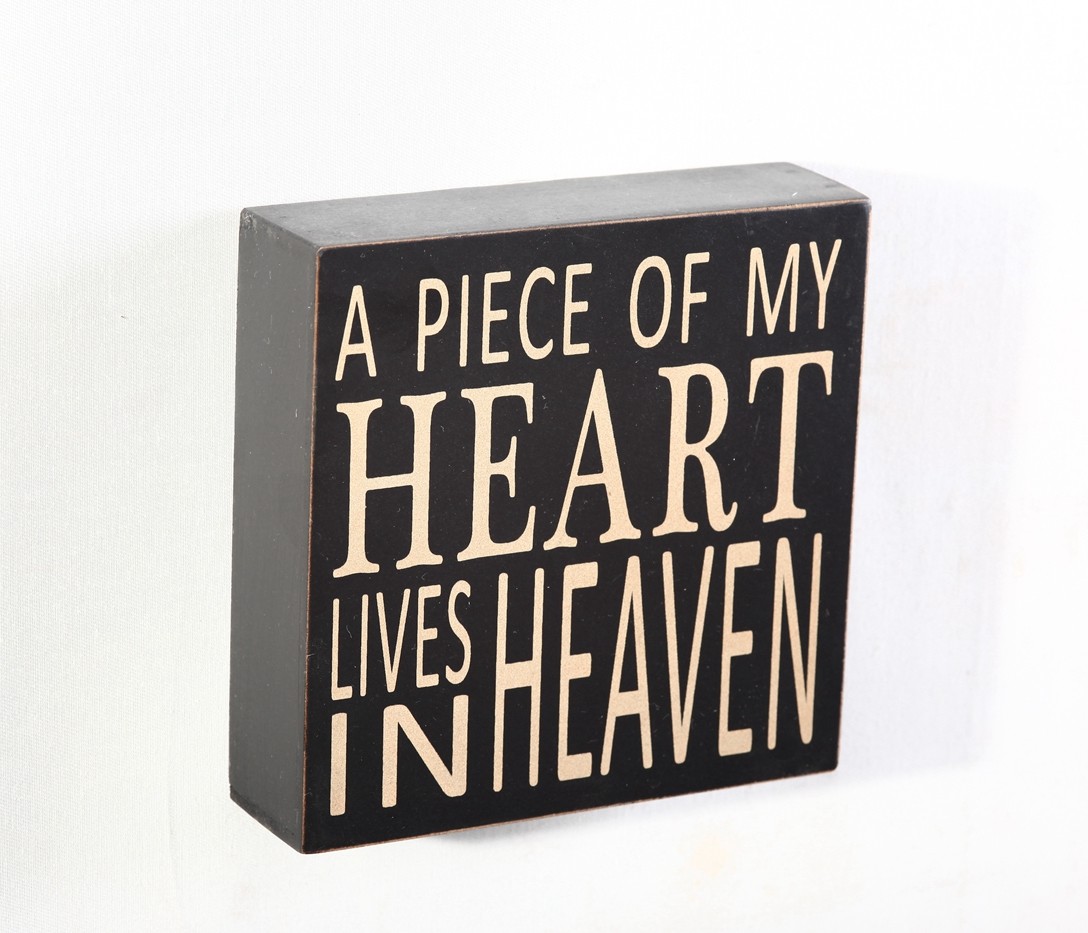 5.75&Prime;H « A Piece Of My Heart Lives in Heaven » Wood Box Hanging Sign Home decor