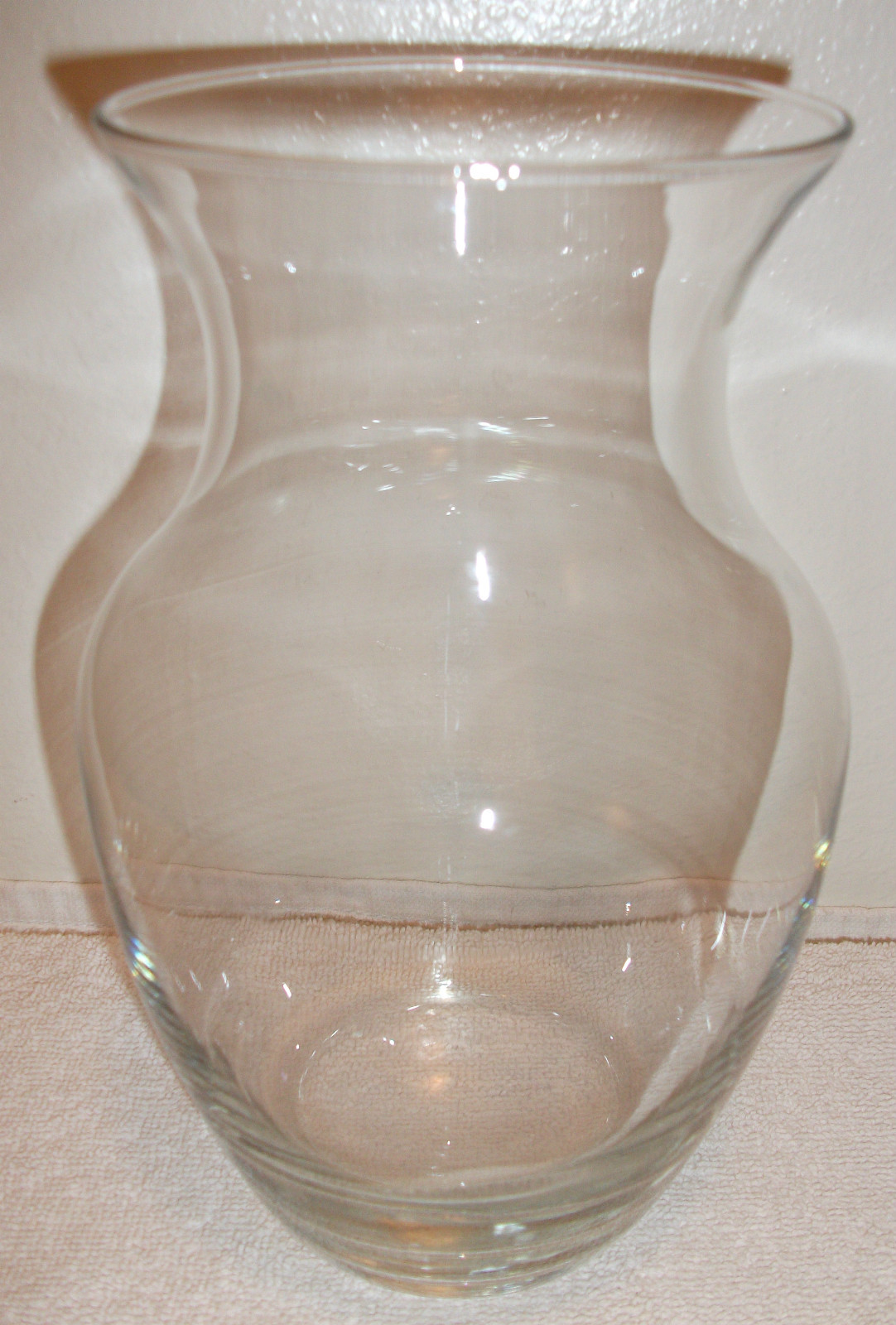 CLEAR GLASS SMOOTH FINISH 8&Prime; TALL BOUQUET FLOWER VASE
