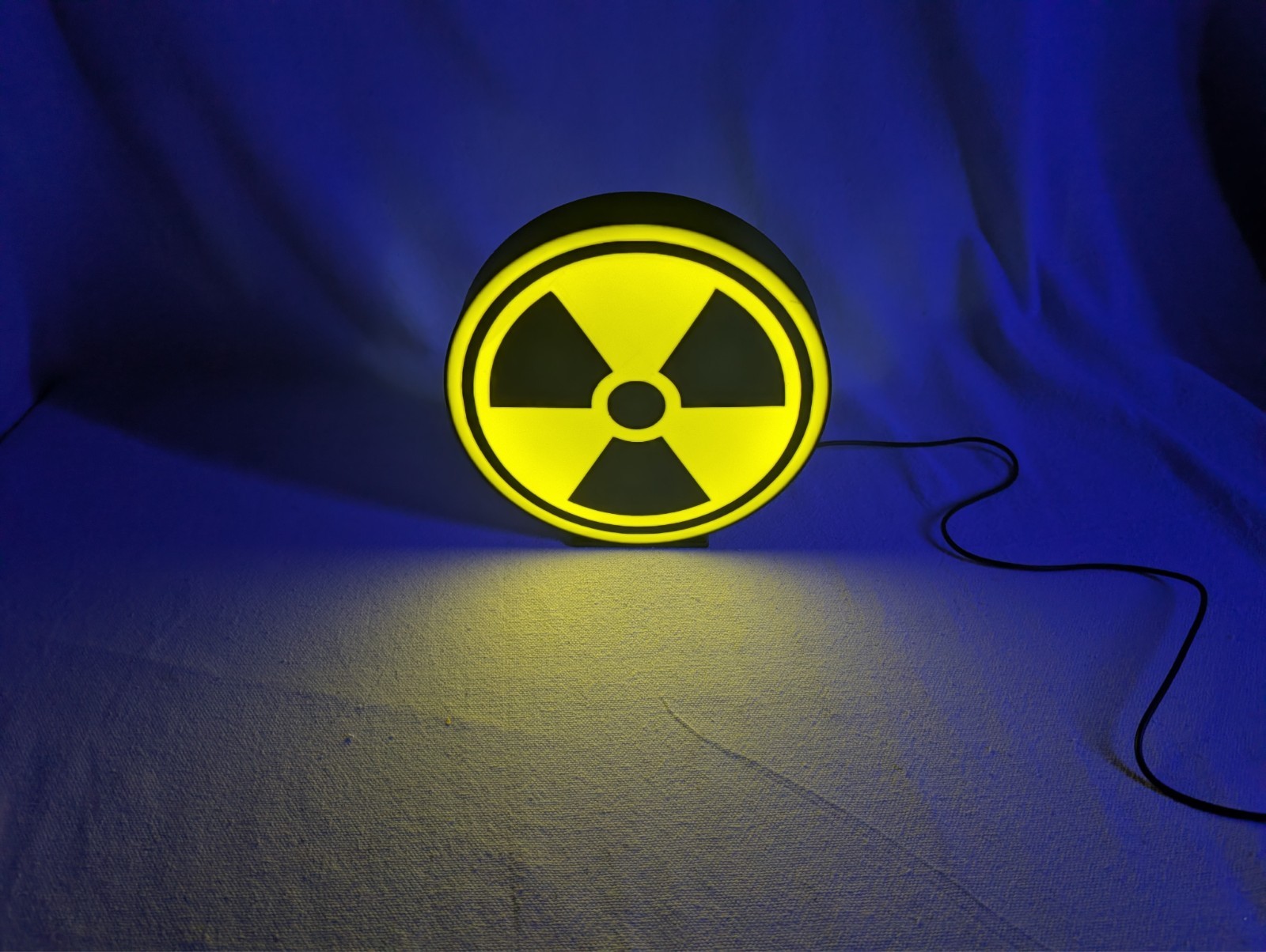 Radioactive Symbol LED Lightbox USB Powered Nuclear Warning Sign Desk Light