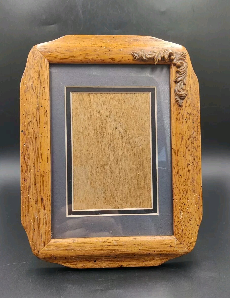 Handmade Frame Carved Oak Picture Frame With Easel Hold 6.5&Prime; X 4.5&Prime; W/0 Matte