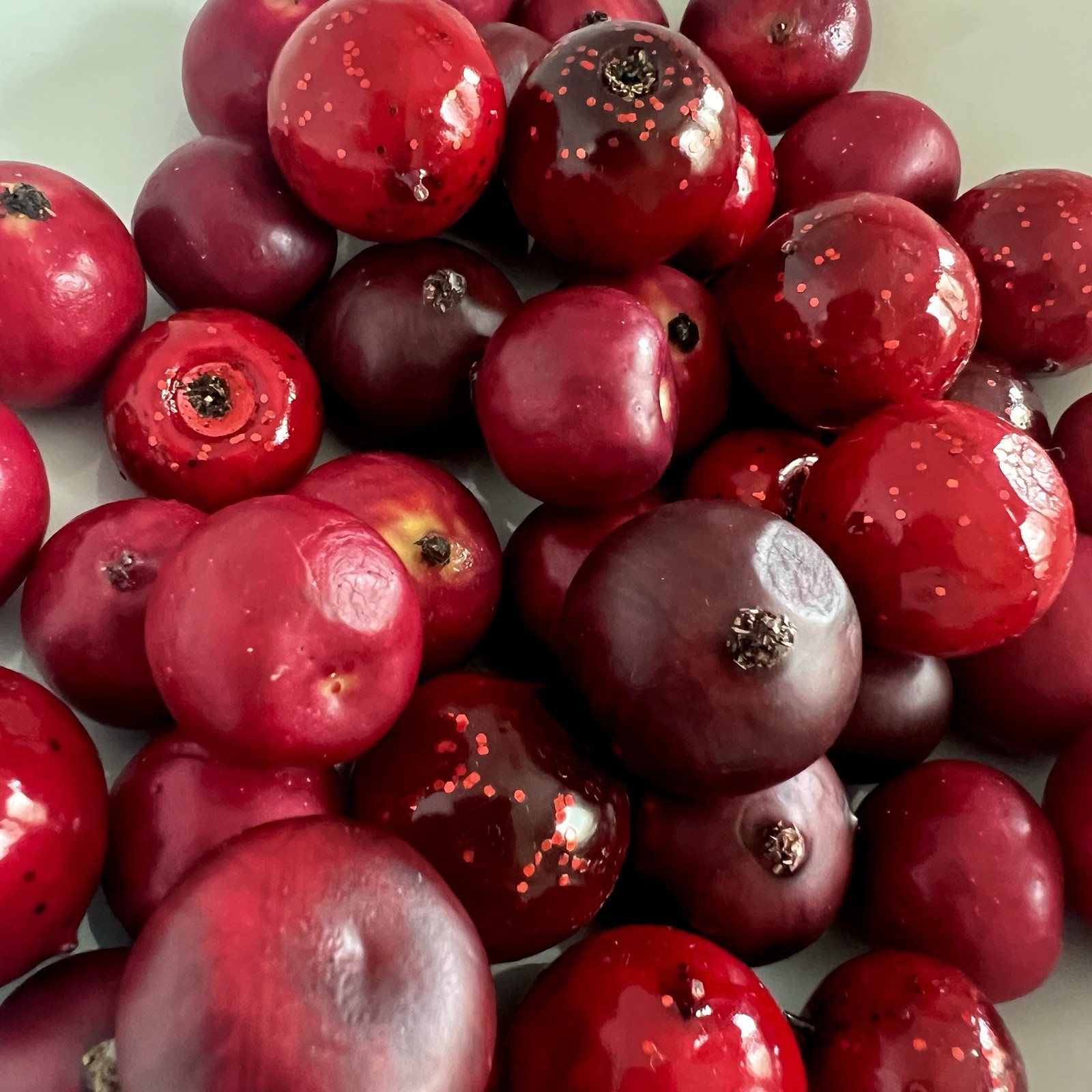 Decorative Mixed Red 1” Artificial Cranberries, Vase Bowl Filler Crafts 42ct