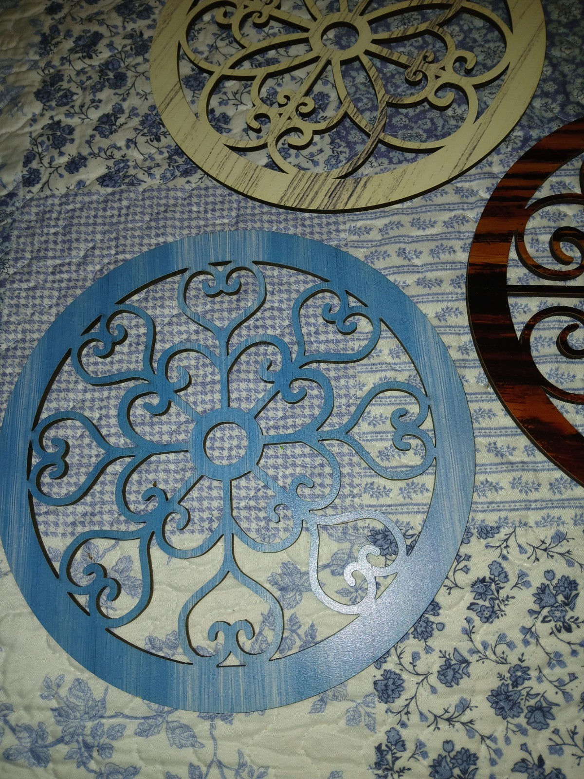 Set Of 3 Wooden Scroll Design Round Wall Decorations. 9.5&Prime; Thin Lightweight