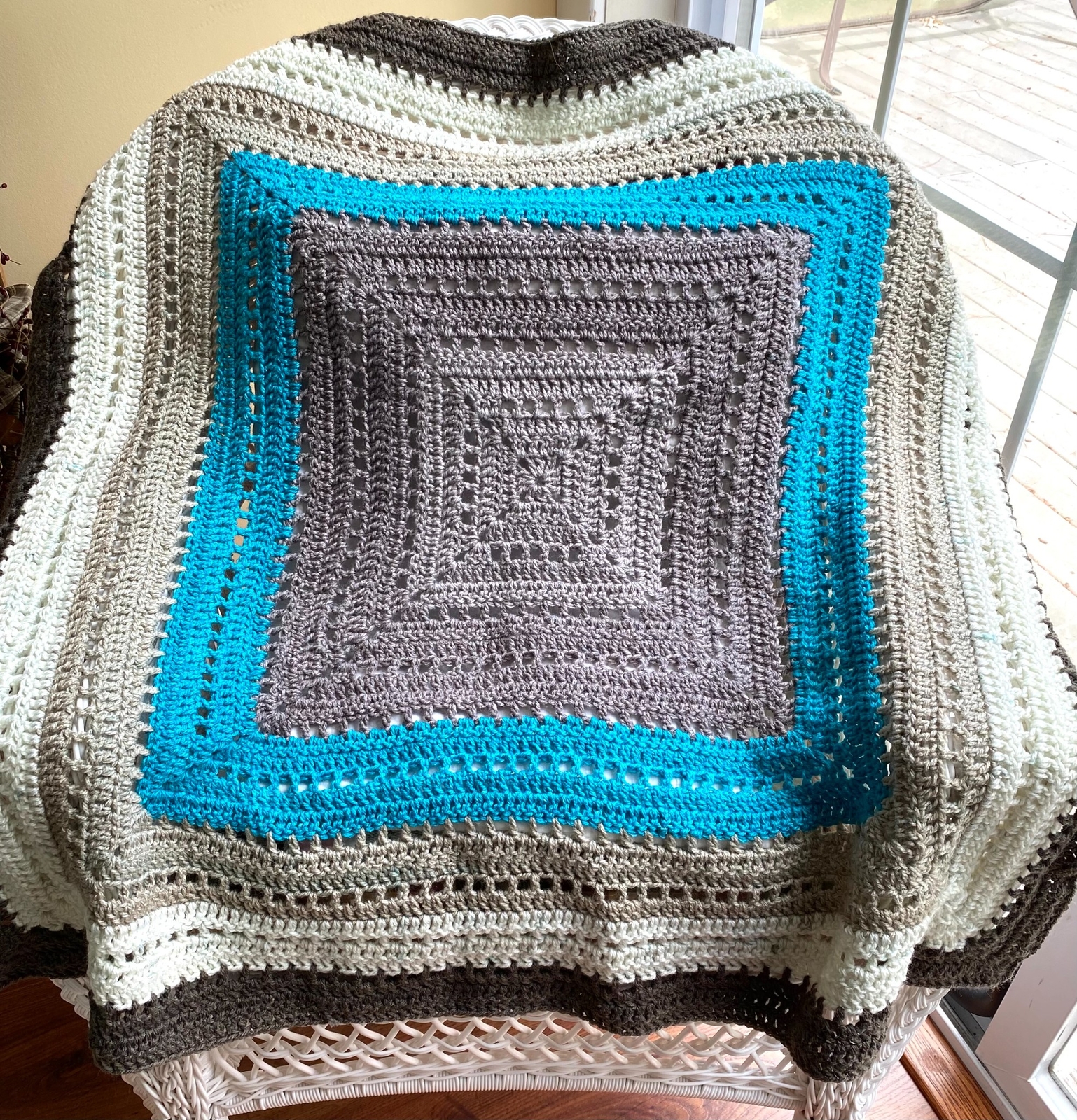 Handmade Crochet Granny Square Blanket Afghan Lapghan Throw Brown Blue 40&Prime; x 40&Prime;