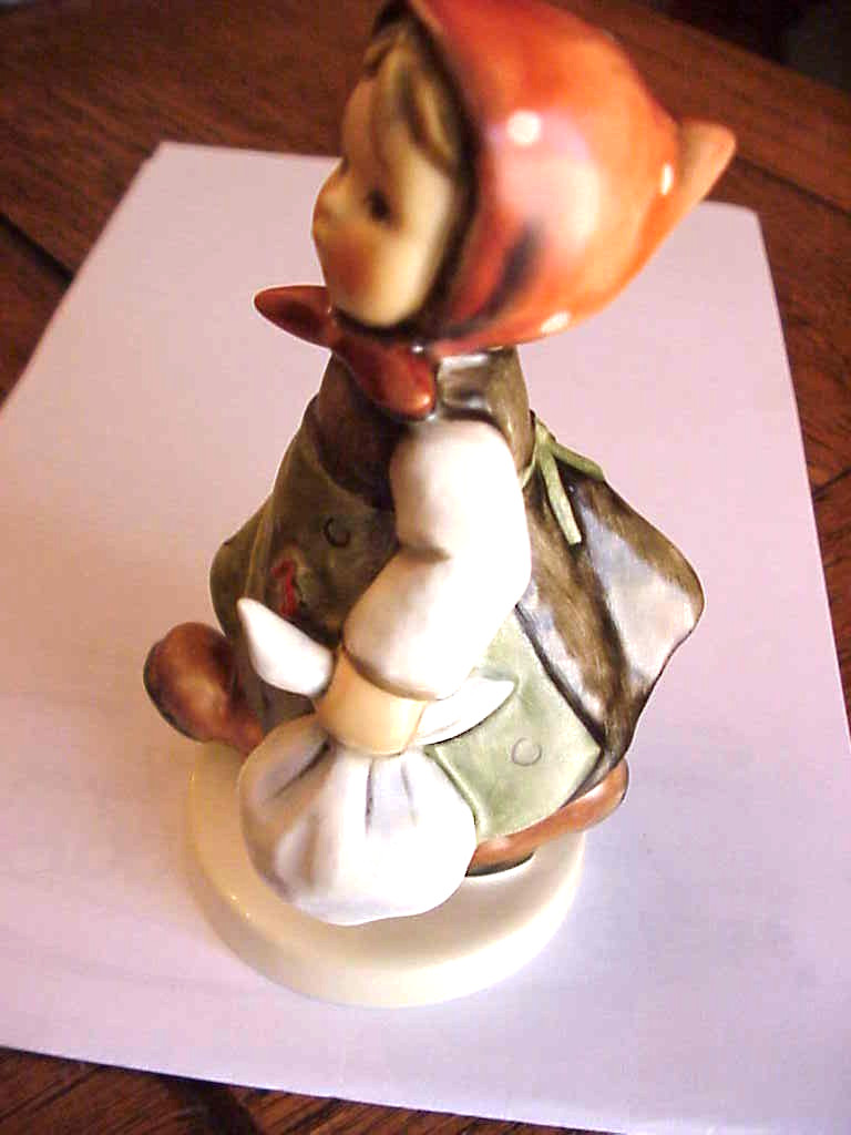 Signed By Goebel Hummel 561 Grandma’s Girl #211 with box & COA