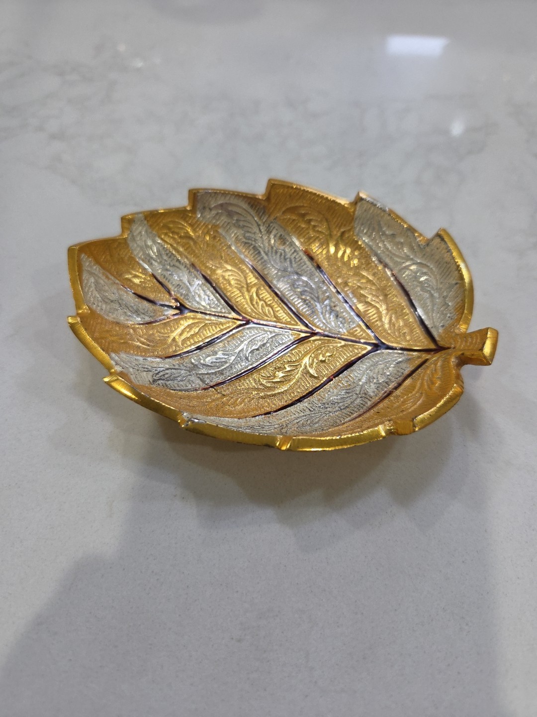 Decorative Leaf Trinket Dish Bowl Gold and Silver Plated Aluminum Candy Dish