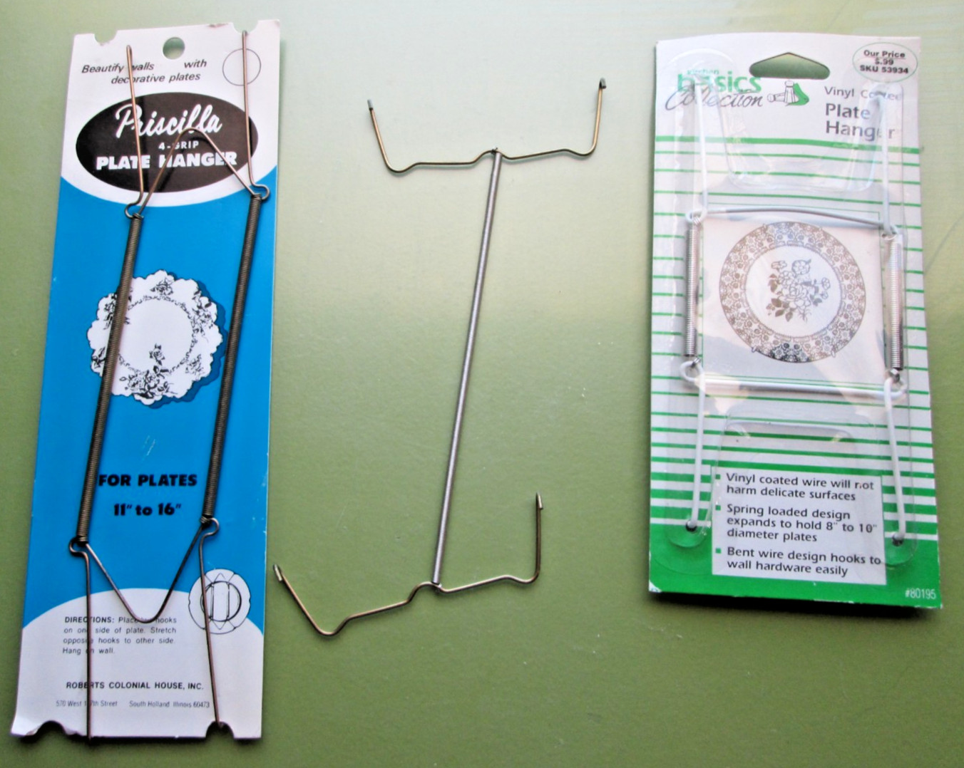 Vintage Decorative Plate Hangers Lot 2 NEW 1 Used White, Gold and Silver colored