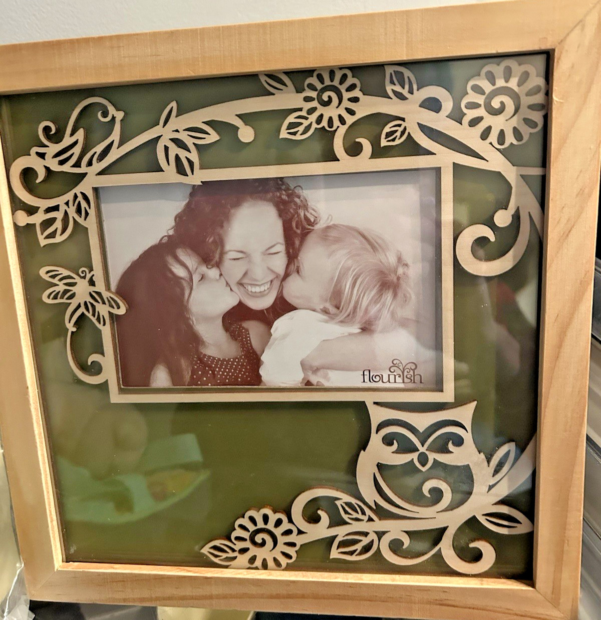 ENESCO Flourish Laser Cut Wood Flower OWL PICTURE FRAME NWOT 10 x 10&Prime;