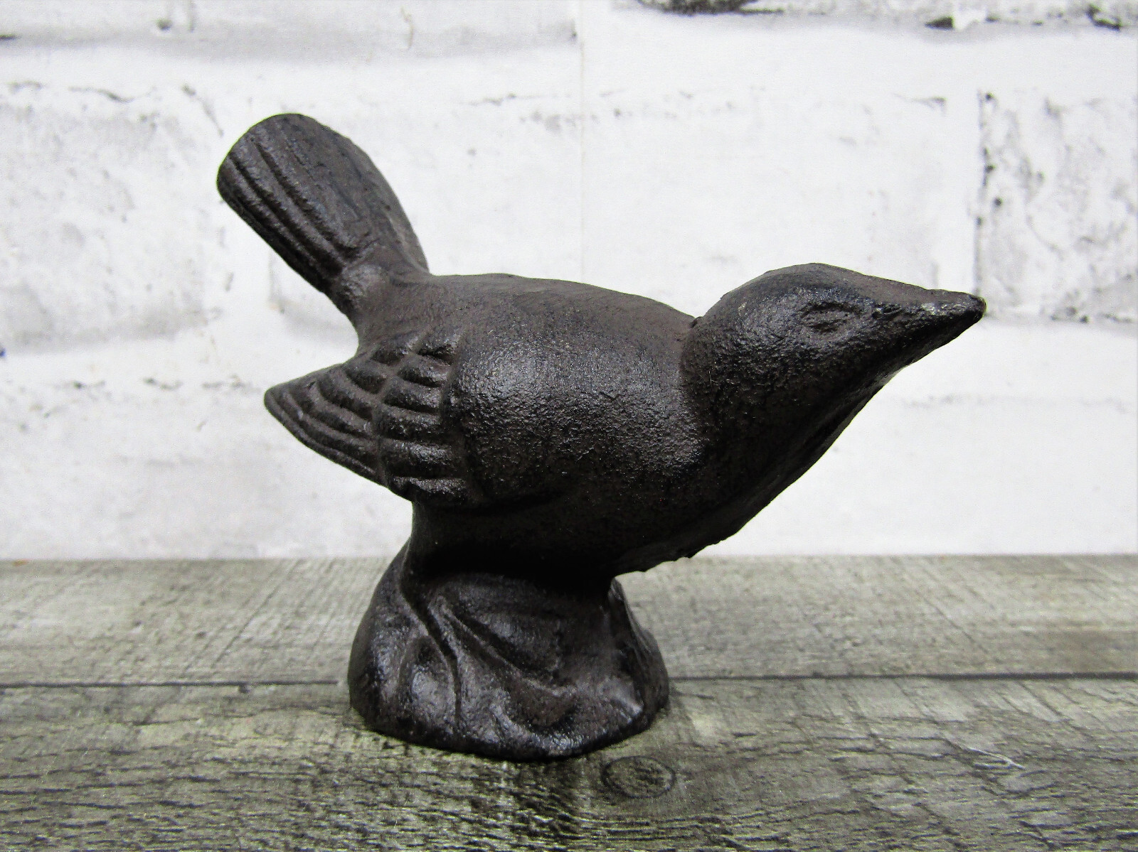 4 1/4&Prime; x 3&Prime; Small Rustic Brown Solid Cast Iron Tail Up Bird Figurine Paperweight