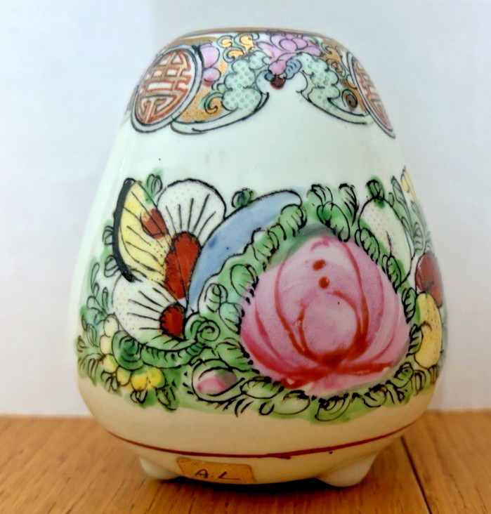 Chinese Nian Qian Zhi Long Miniature Hand Painted Small Porcelain Vase 3&Prime;